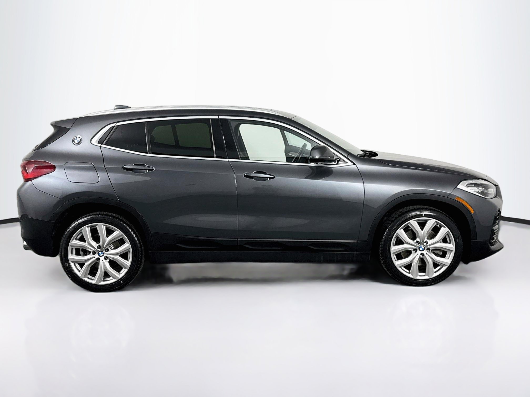 Used 2021 BMW X2 xDrive28i w/ Convenience Package AWD/4WD image 16