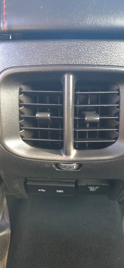 Used 2019 Jeep Cherokee Trailhawk w/ Cold Weather Group image 13