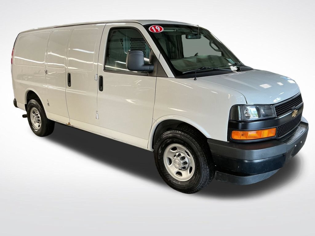 Used 2019 Chevrolet Express 2500 w/ Driver Convenience Package RWD image 8