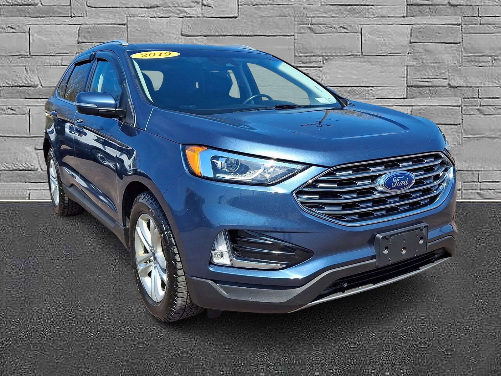 Used 2019 Ford Edge SEL image 2