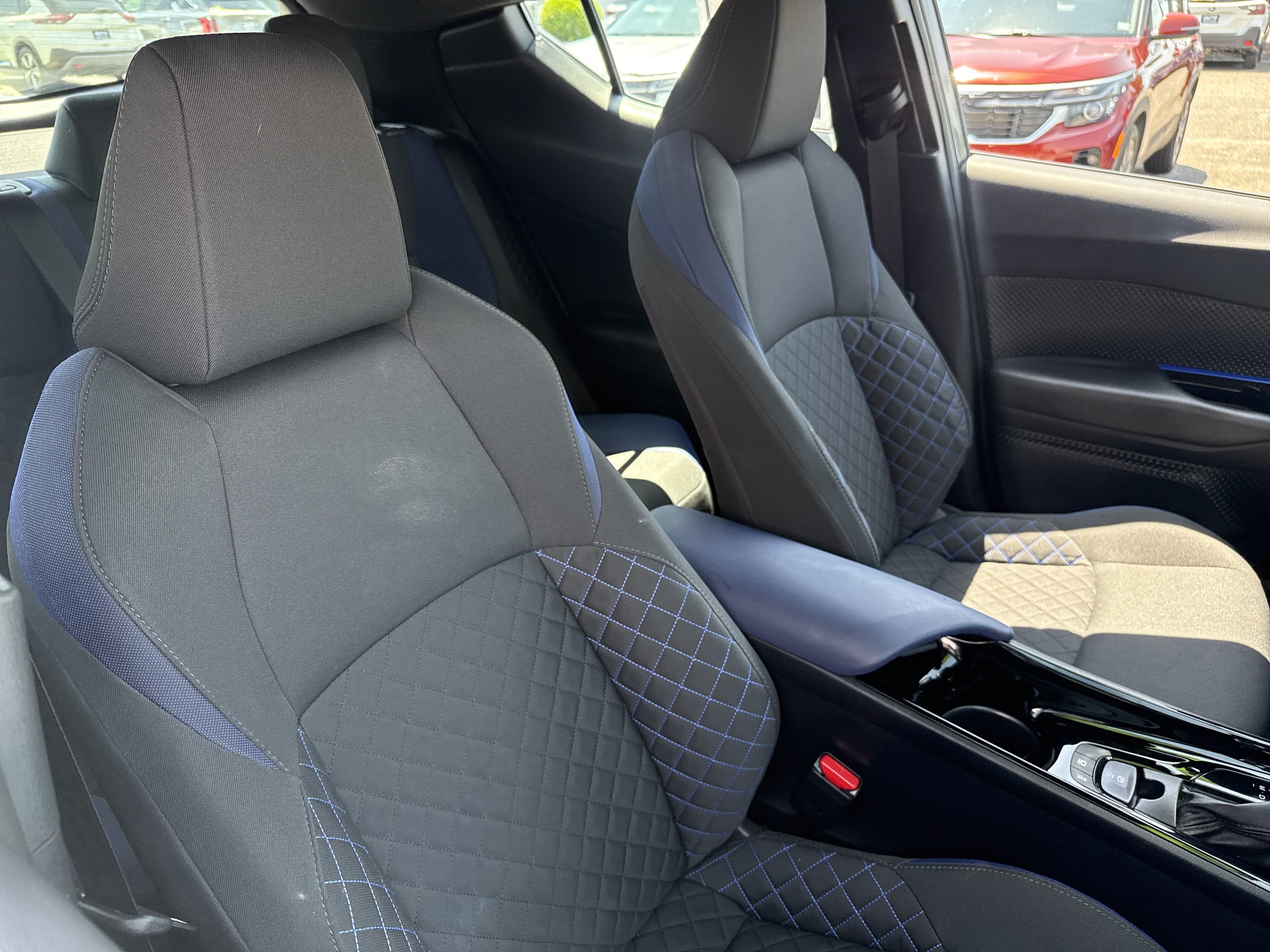 Used 2022 Toyota C-HR XLE FWD image 13