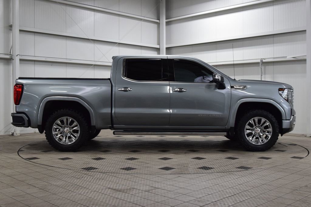Used 2023 GMC Sierra 1500 Denali w/ Technology Package AWD/4WD image 9