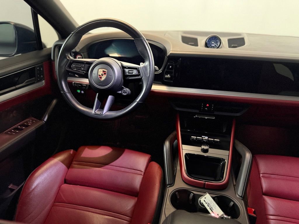 Used 2024 Porsche Cayenne Coupe image 12