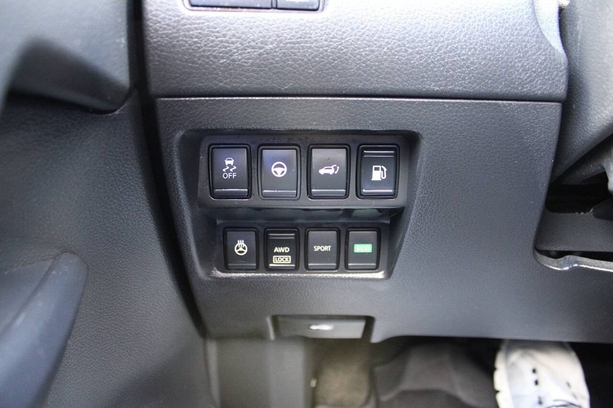 Used 2019 Nissan Rogue SL w/ Premium Package AWD/4WD image 16