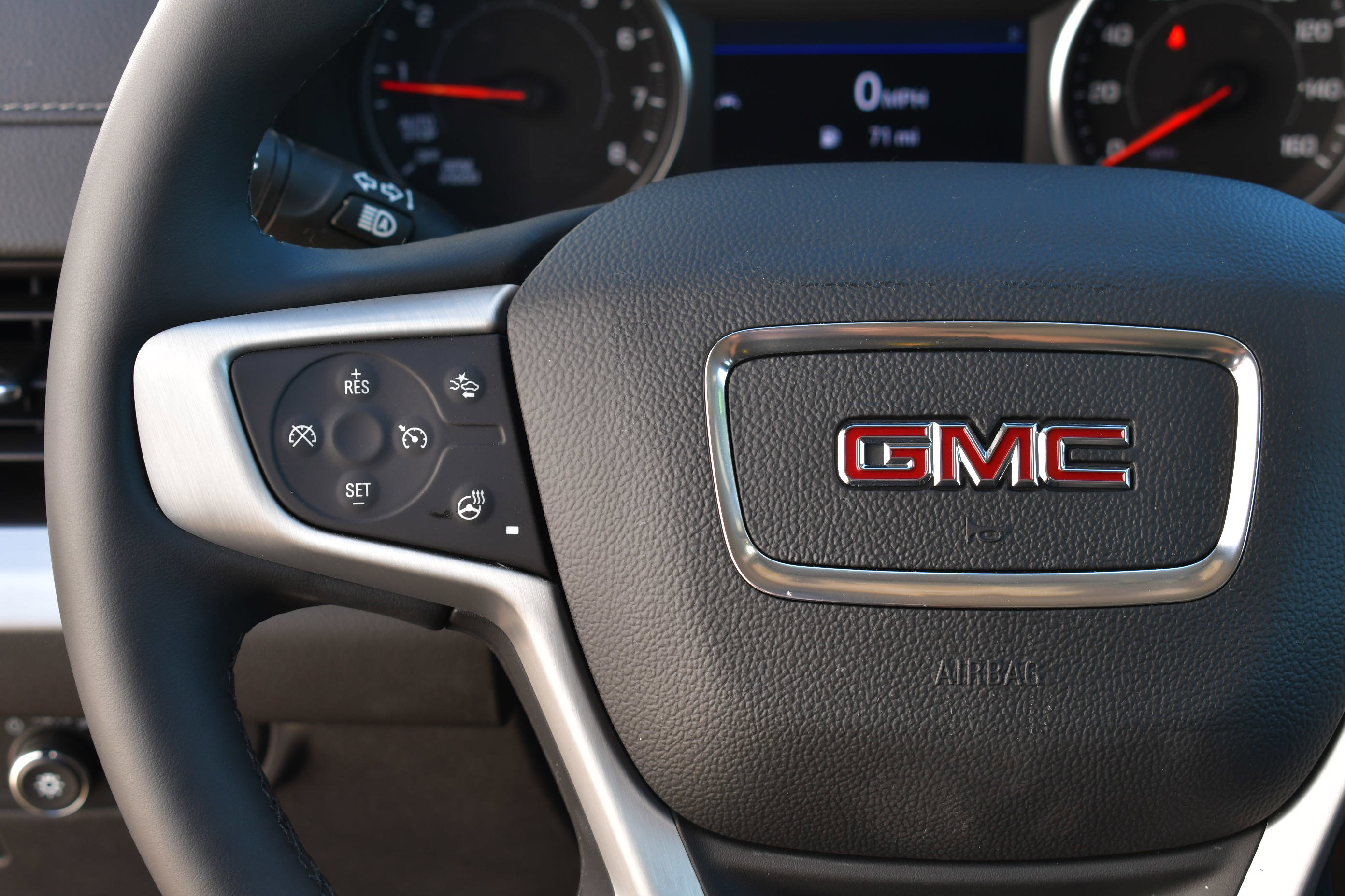 Used 2024 GMC Terrain SLT image 19
