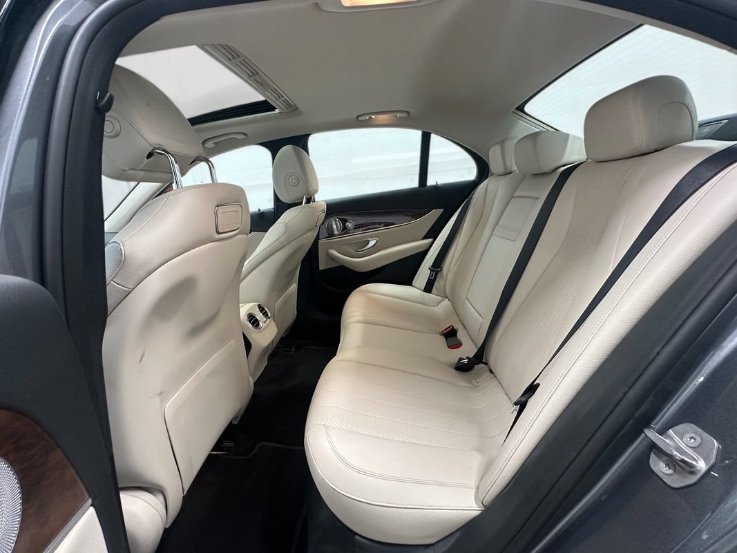 Used 2018 Mercedes-Benz E 300 4MATIC image 12