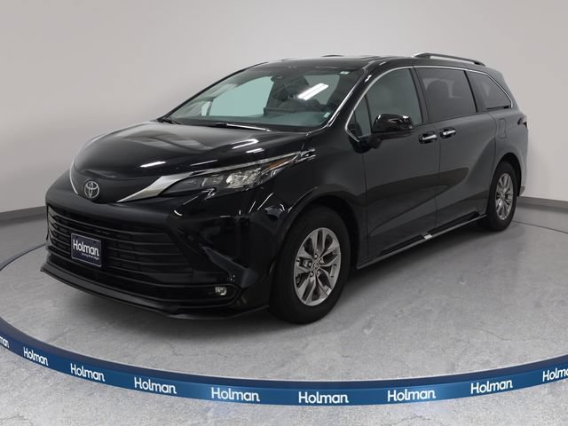 Certified 2026 Toyota Sienna XLE FWD image 1