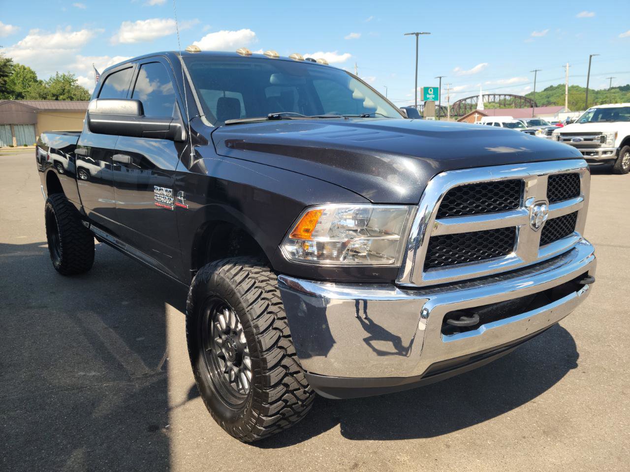 Used 2016 RAM 2500 Tradesman w/ Chrome Appearance Group AWD/4WD image 3