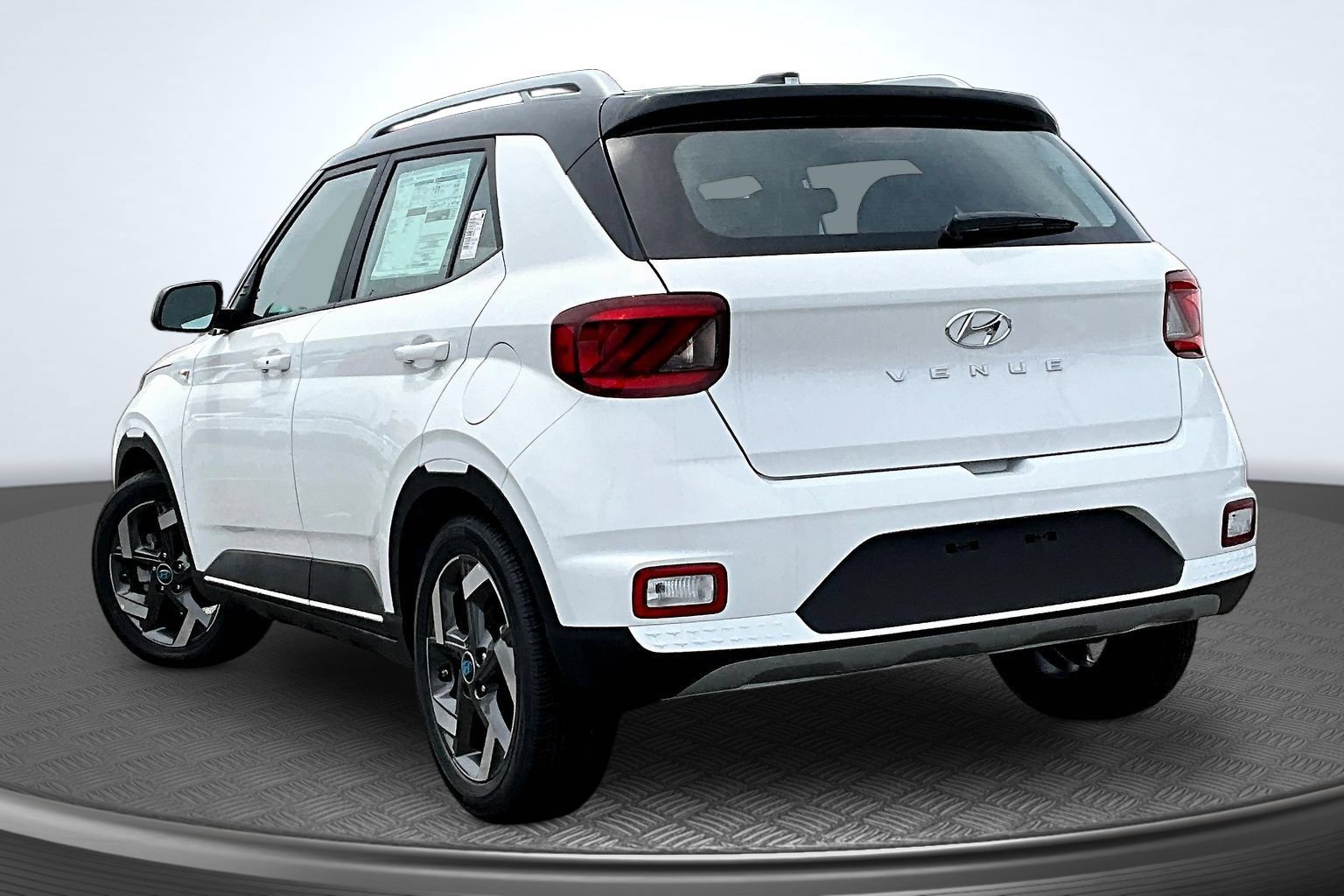 New 2026 Hyundai Venue SEL FWD image 4