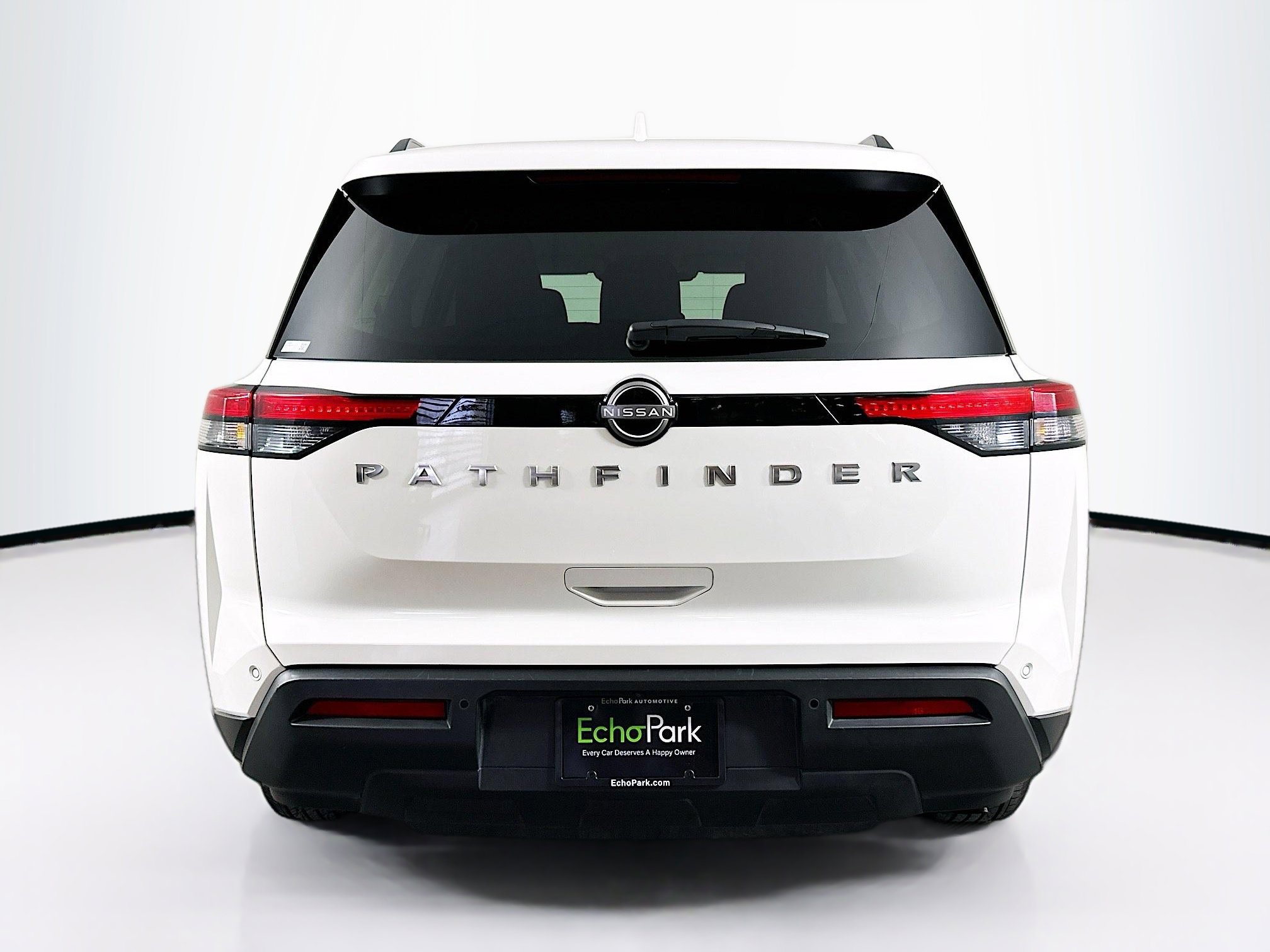 Used 2025 Nissan Pathfinder SV image 7