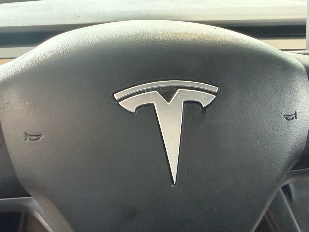 Used 2023 Tesla Model Y 2WD image 20