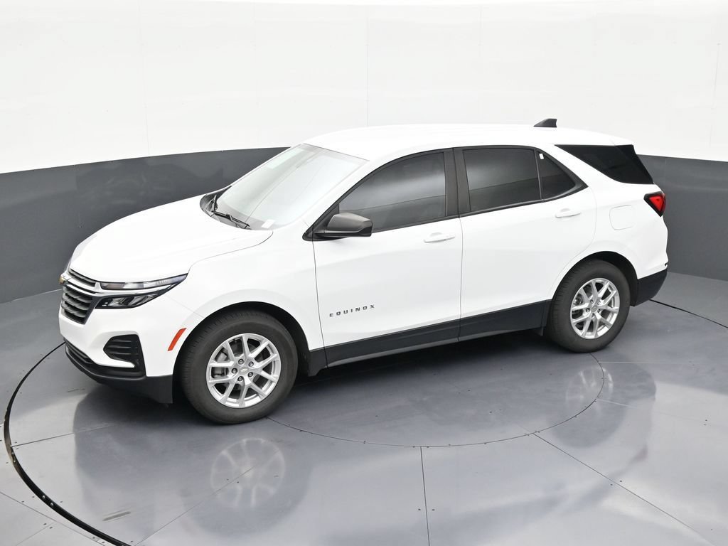 Used 2022 Chevrolet Equinox LS FWD image 12