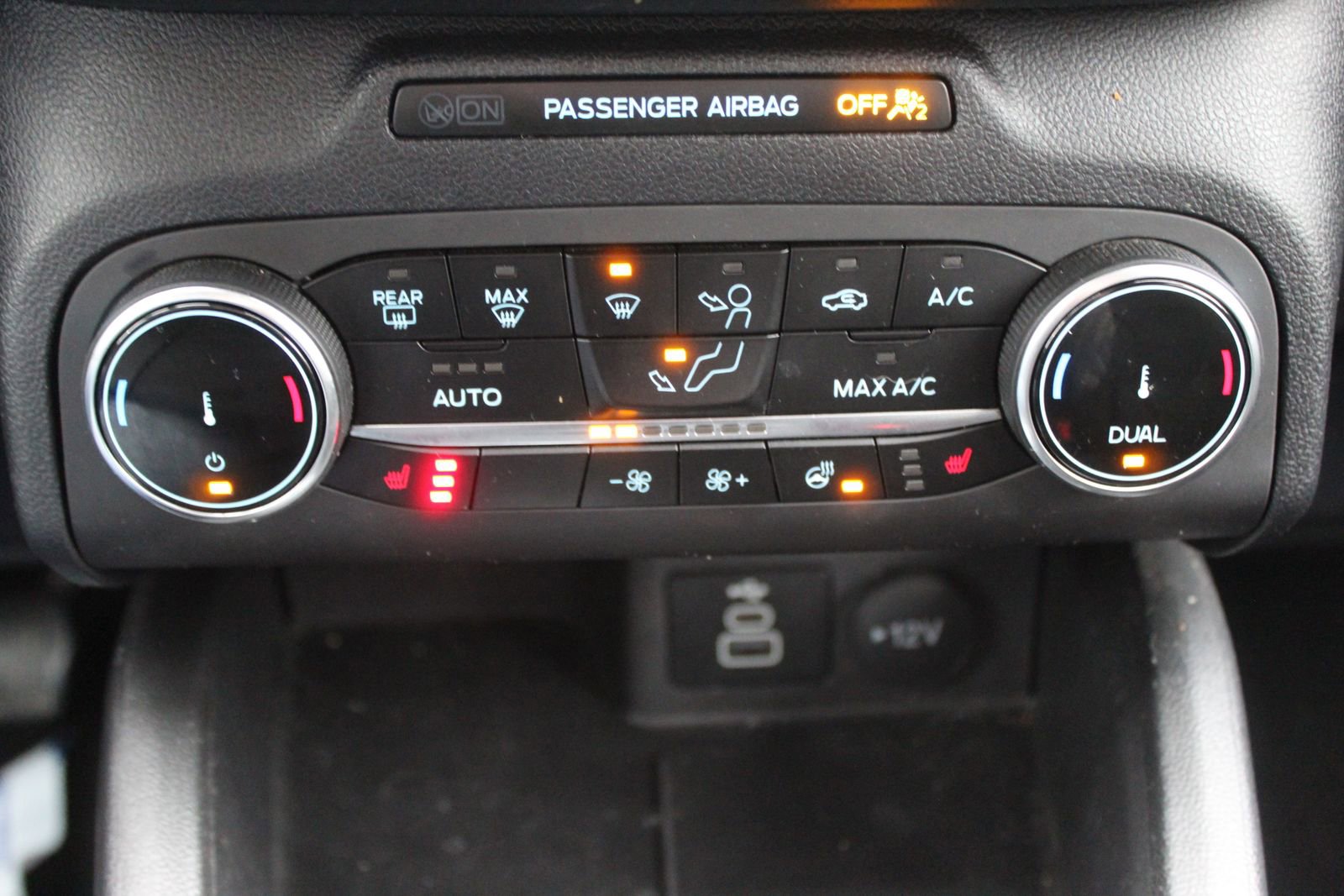 Used 2024 Ford Escape Active w/ Cold Weather Package image 34