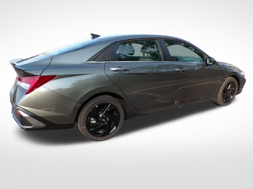 New 2026 Hyundai Elantra SEL Sport Premium FWD image 8