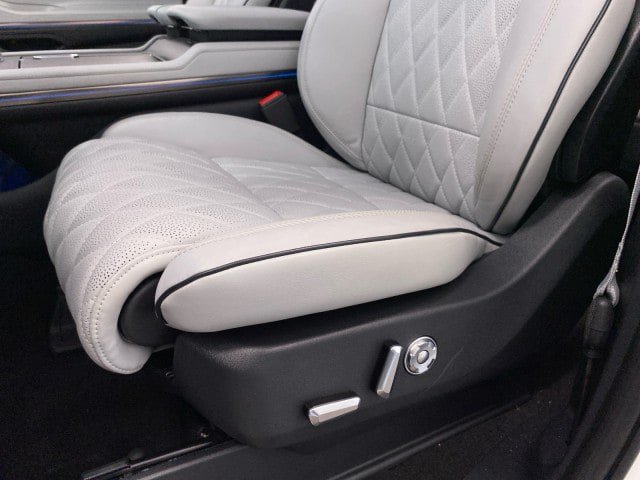 New 2026 Lincoln Navigator L Black Label AWD/4WD image 22
