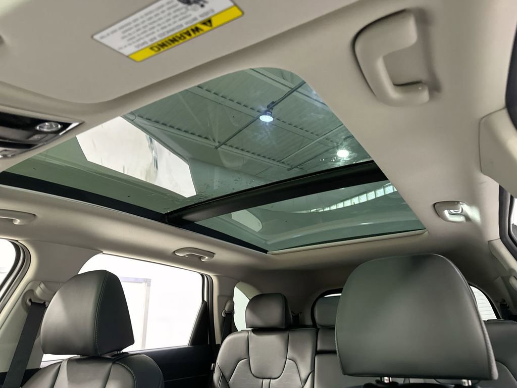 Used 2025 Kia Sorento S w/ Panoramic Sunroof Package image 27