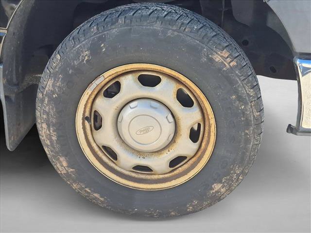 Used 2013 Ford F150 XL w/ Mid Equipment Group RWD image 4