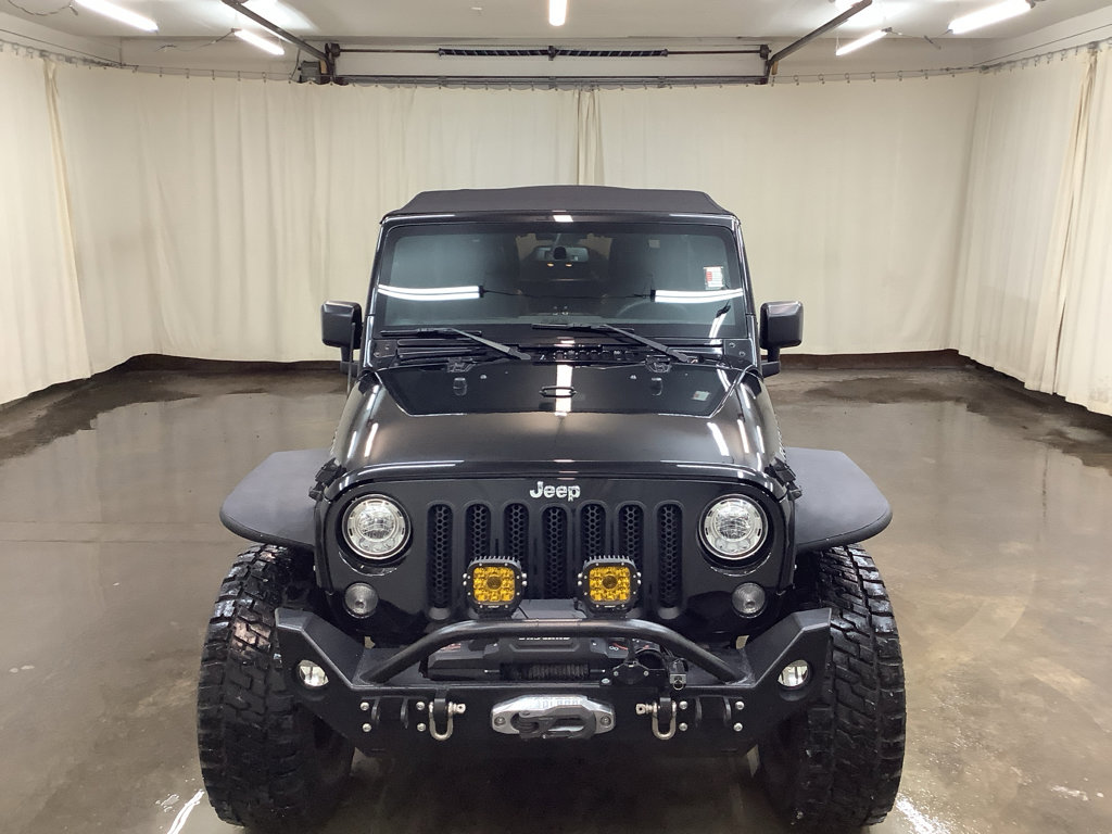 Used 2017 Jeep Wrangler Unlimited Rubicon w/ Cold Weather Group image 3