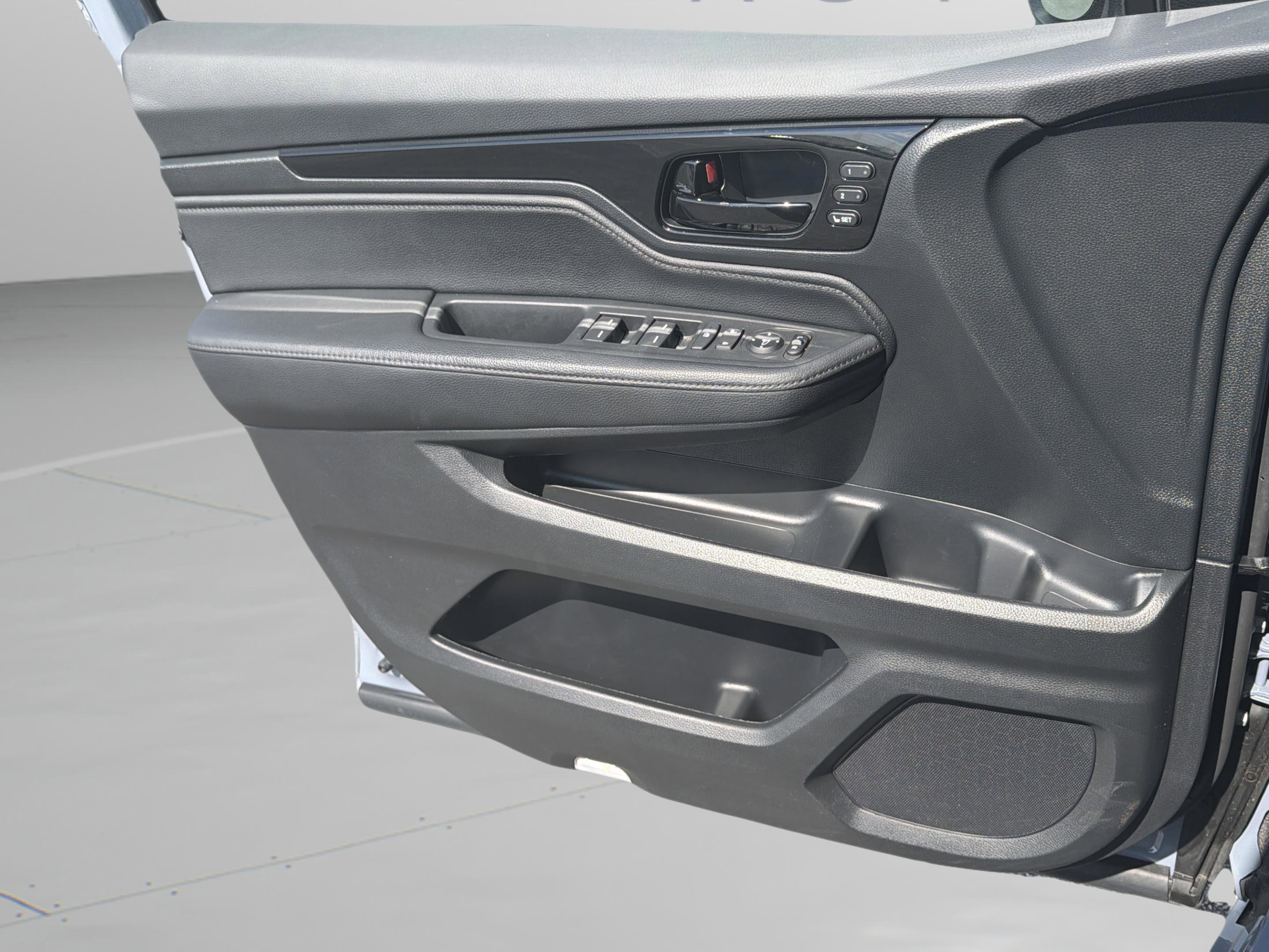 Used 2024 Honda Odyssey Touring image 18