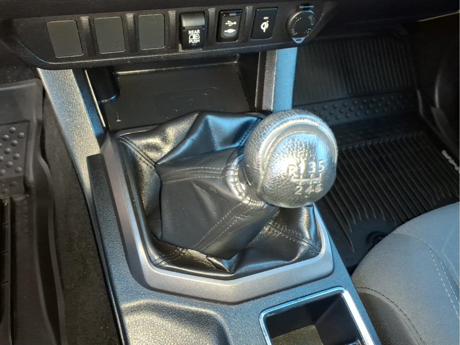 Used 2019 Toyota Tacoma TRD Off-Road AWD/4WD image 19