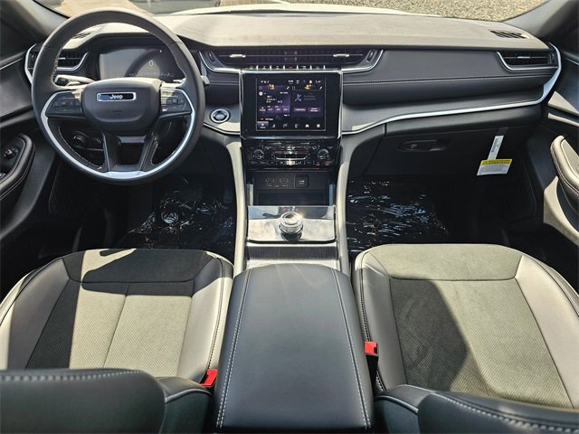 New 2025 Jeep Grand Cherokee L Altitude image 10