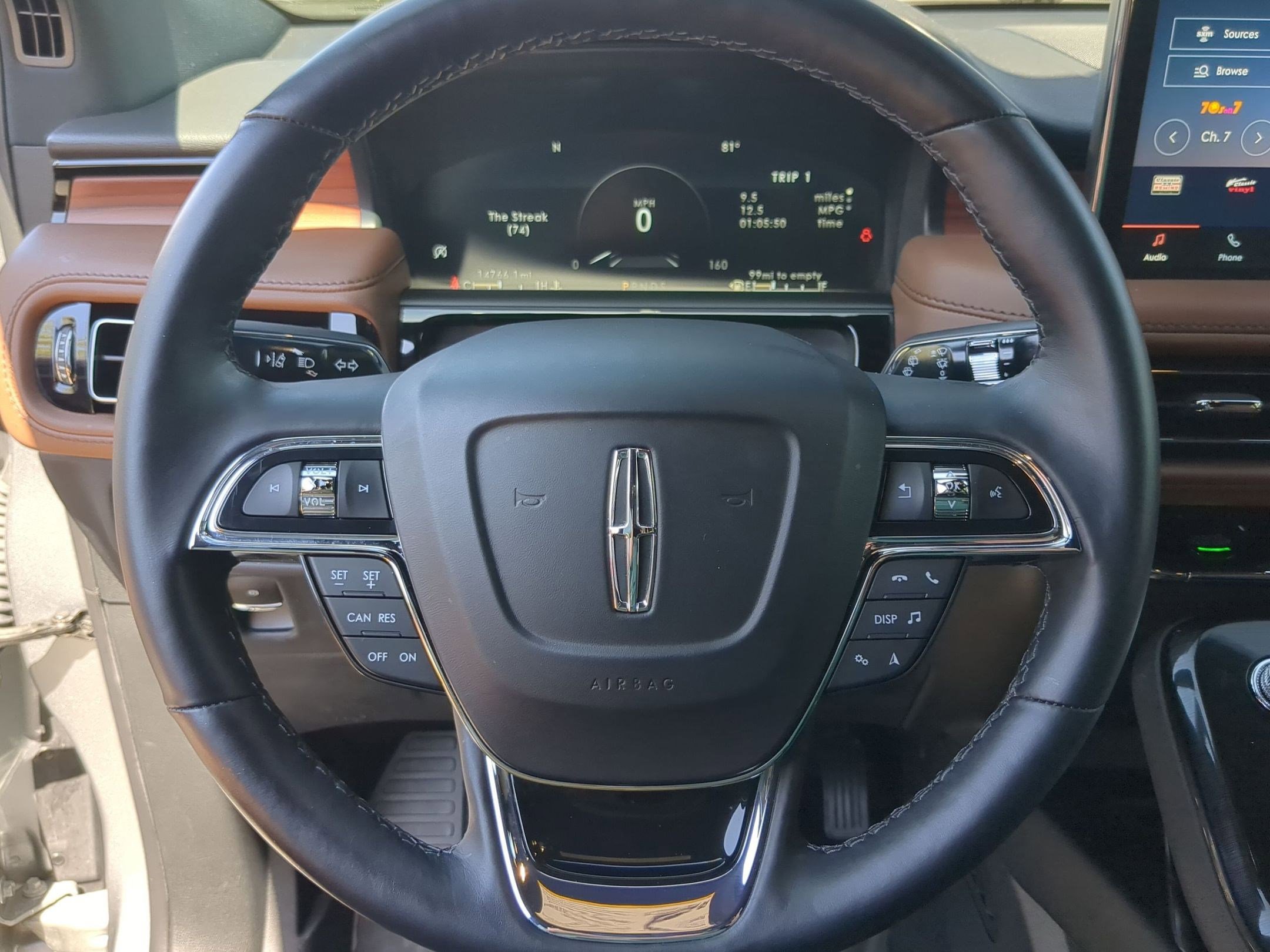 Used 2023 Lincoln Nautilus Reserve image 13