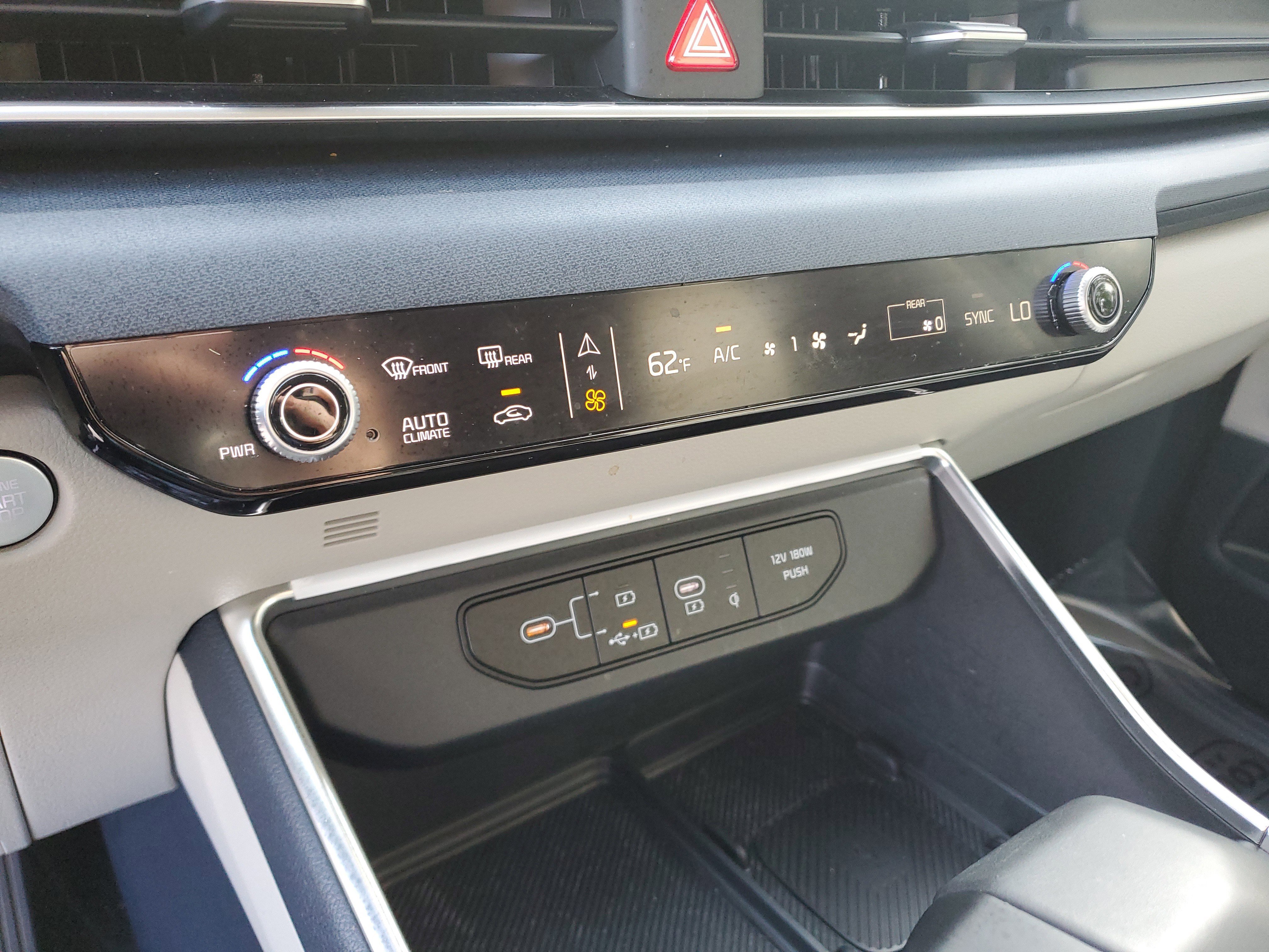 Certified 2025 Kia Carnival SX image 18