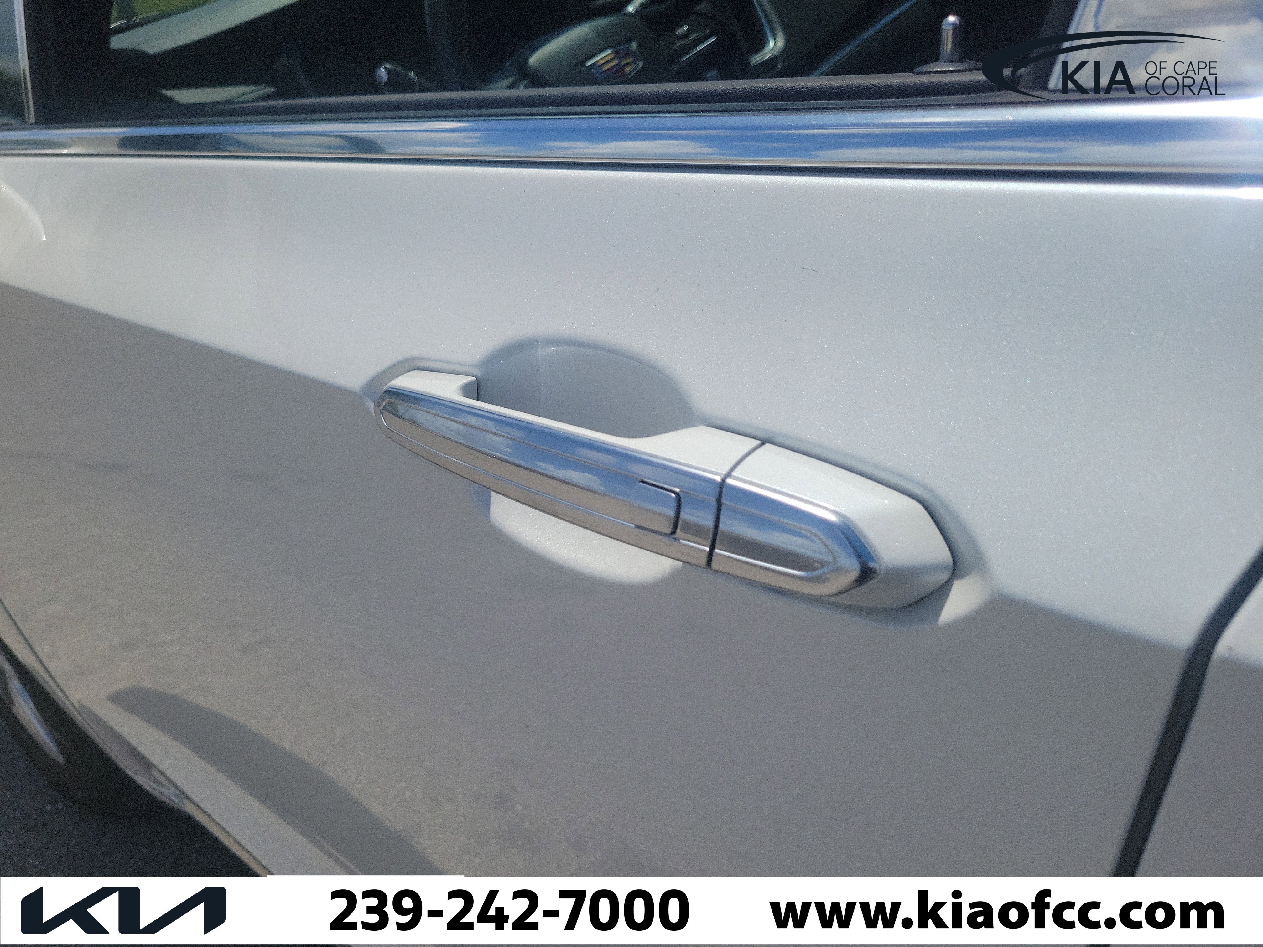 Used 2023 Cadillac XT6 Luxury w/ LPO, Premium Carpet Package FWD image 21