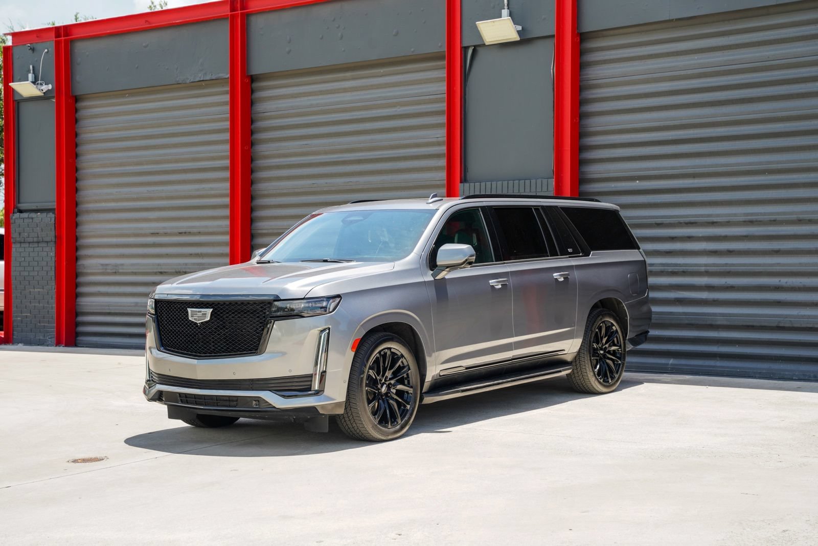 Used 2022 Cadillac Escalade ESV Sport Platinum AWD/4WD image 1