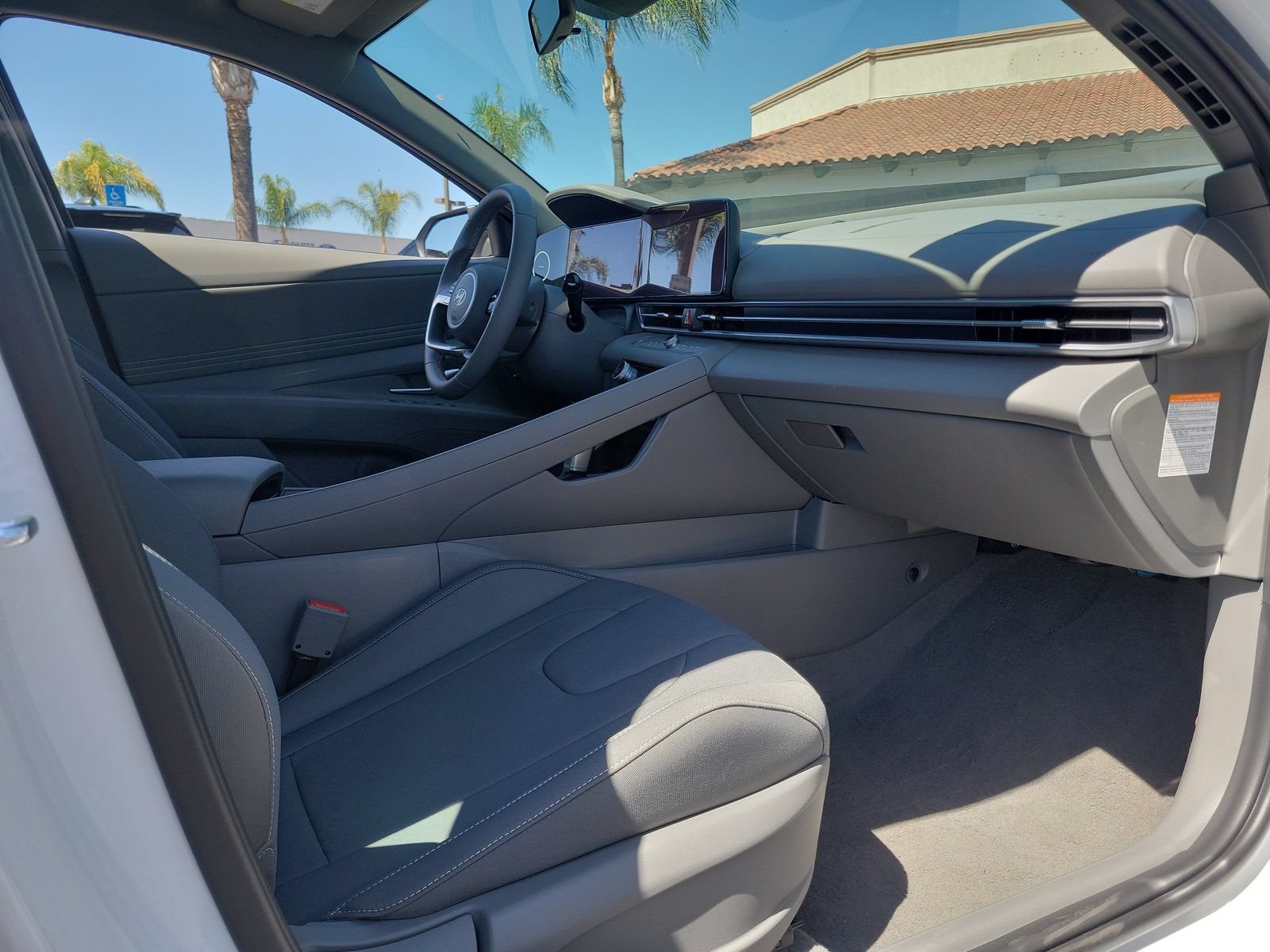 New 2026 Hyundai Elantra SEL FWD image 17
