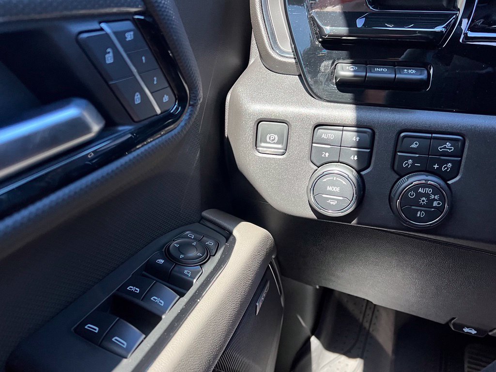 Used 2025 Chevrolet Silverado 1500 ZR2 AWD/4WD image 23