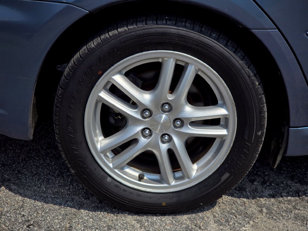Used 2005 Subaru Legacy 2.5i AWD/4WD image 11