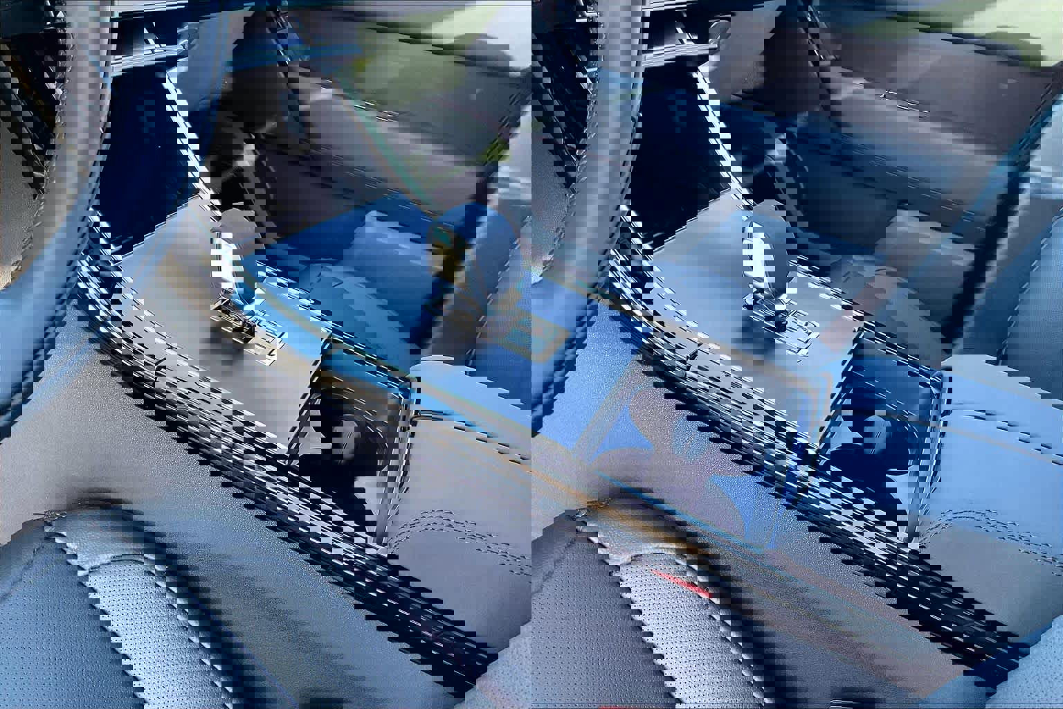 New 2026 Land Rover Range Rover Velar Dynamic SE image 10