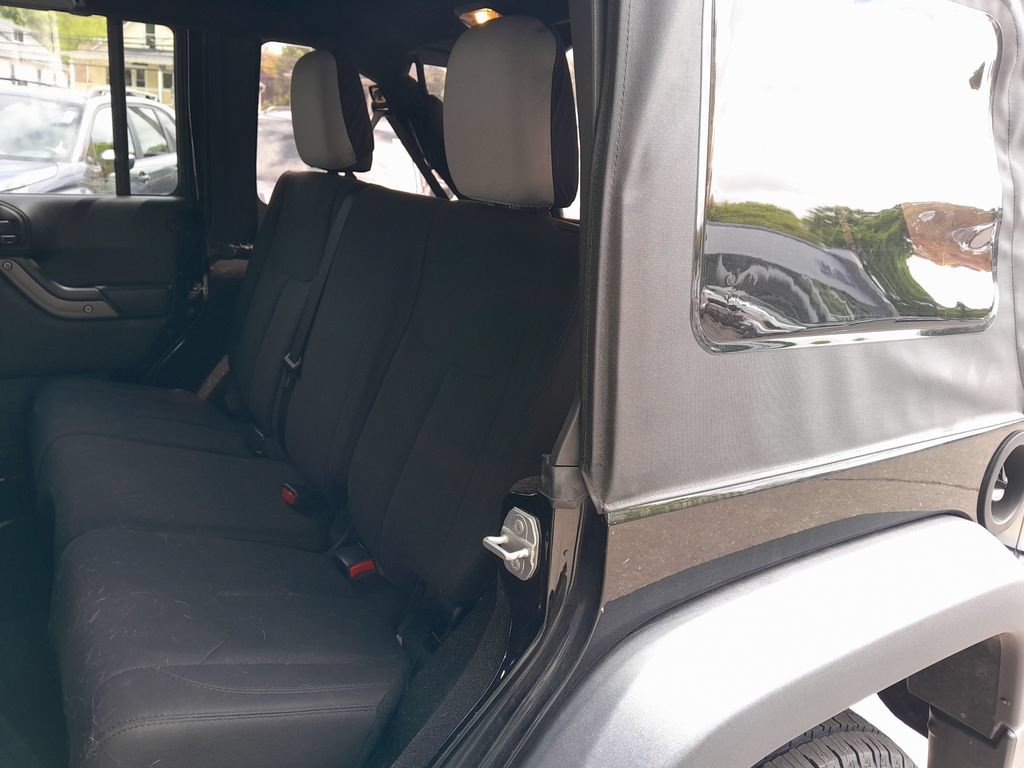 Used 2018 Jeep Wrangler Unlimited Sport S AWD/4WD image 29