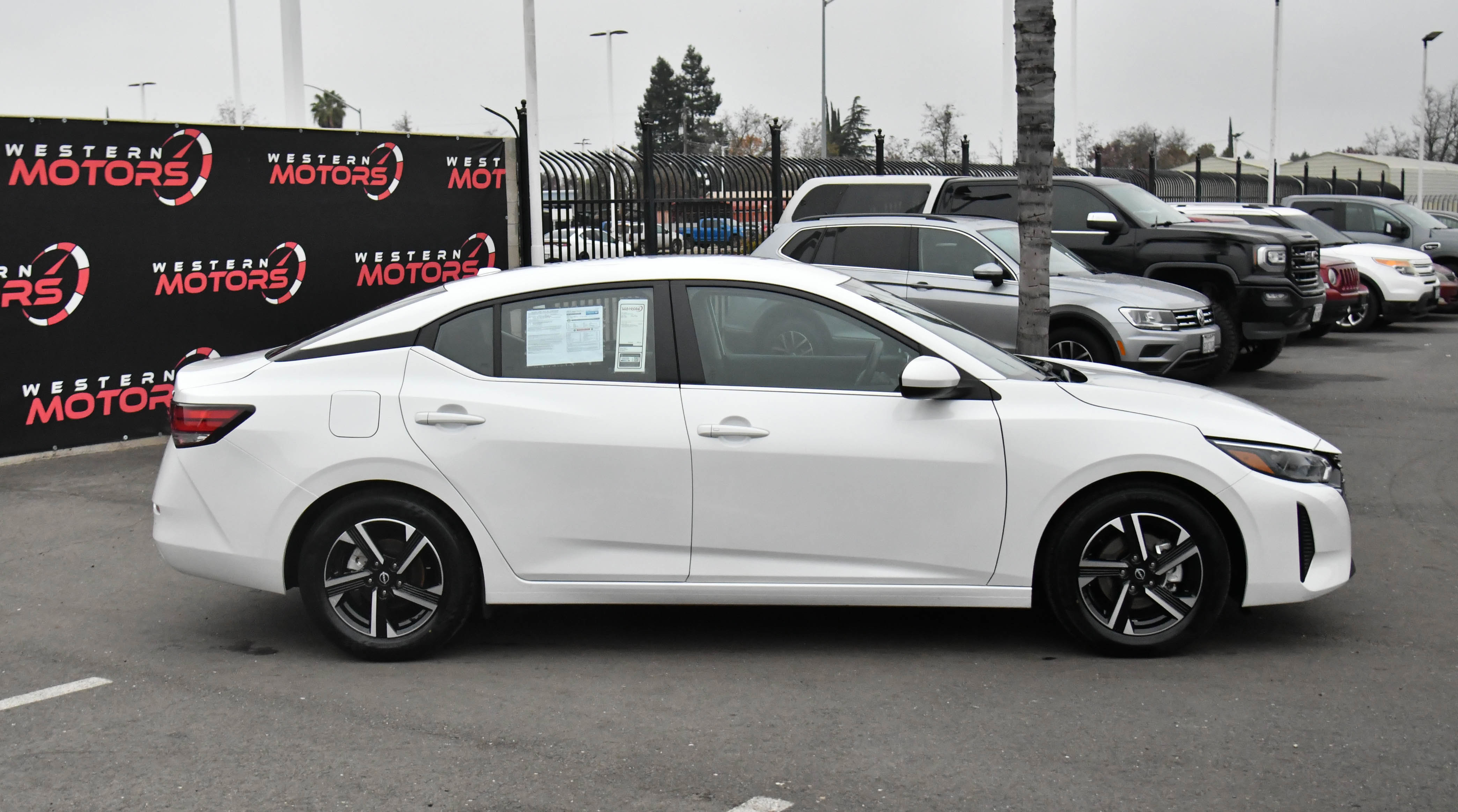 Used 2024 Nissan Sentra SV image 9