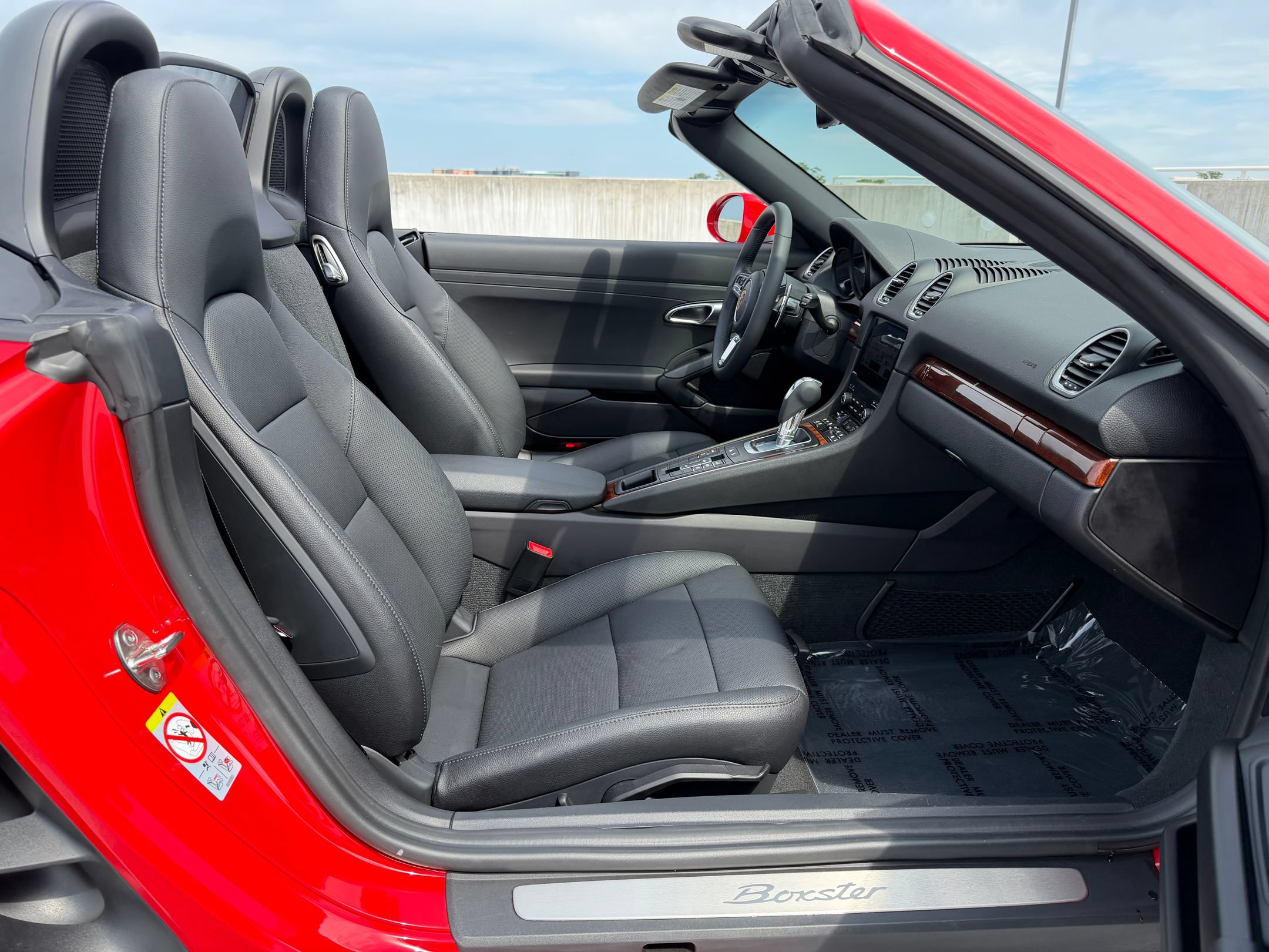 Certified 2025 Porsche 718 Boxster RWD image 21