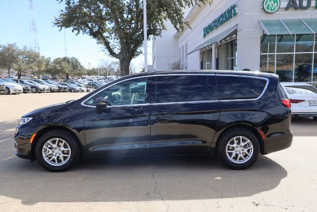 Used 2026 Chrysler Pacifica Select FWD image 12