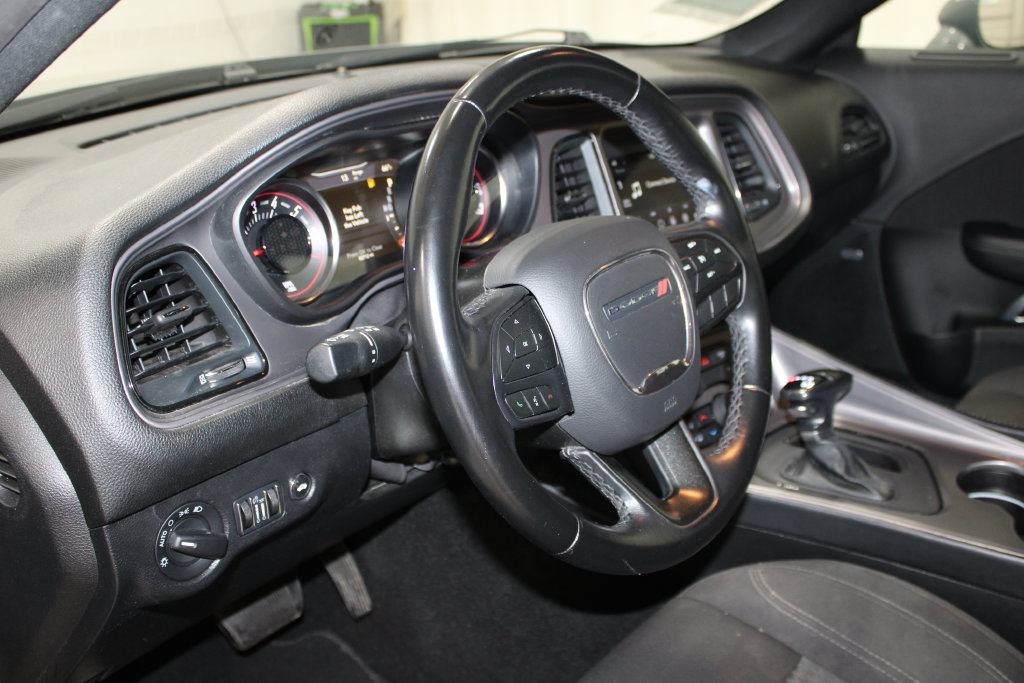 Used 2023 Dodge Challenger SXT RWD image 17