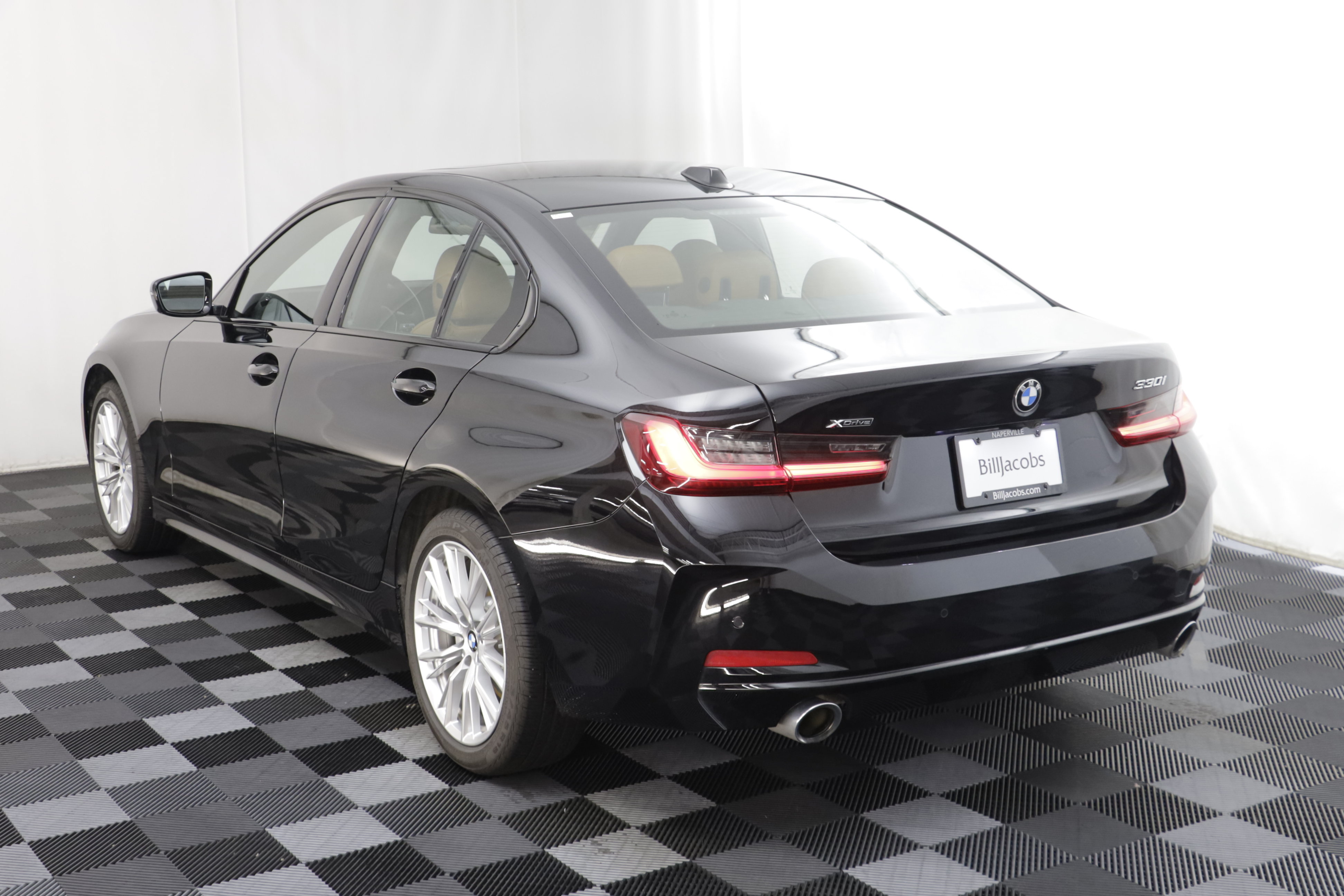 Used 2023 BMW 330i xDrive Sedan w/ Premium Package AWD/4WD image 16