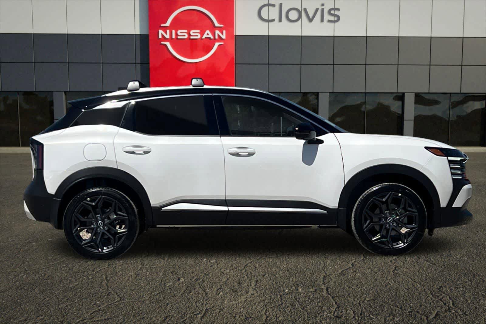 New 2026 Nissan Kicks SR AWD/4WD image 9
