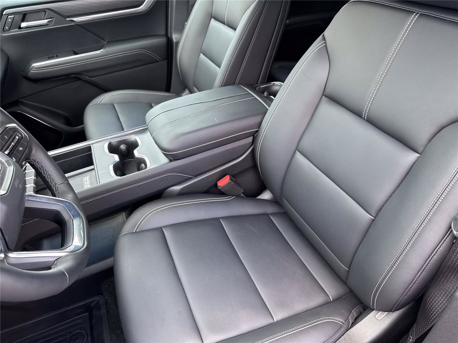 Certified 2026 GMC Acadia Elevation w/ Black Edition FWD image 11
