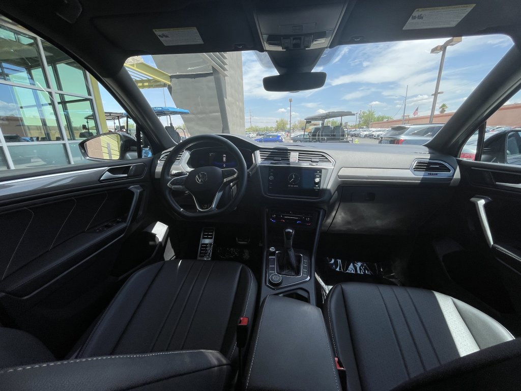 Used 2023 Volkswagen Tiguan SE R-Line image 21