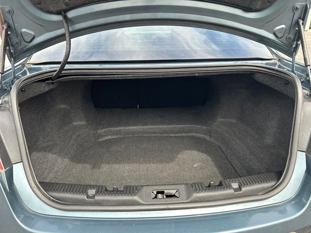 Used 2010 Ford Taurus Limited FWD image 16