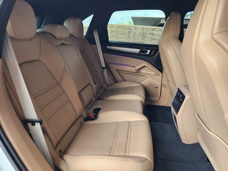 Used 2022 Porsche Cayenne Platinum Edition AWD/4WD image 73