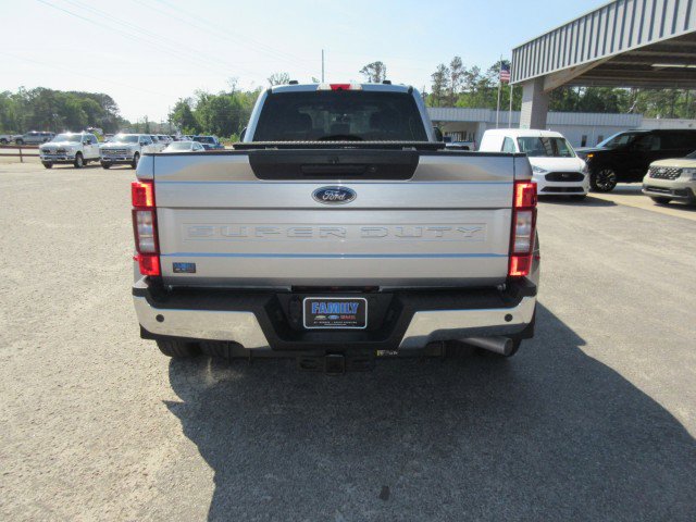 Used 2022 Ford F350 XLT w/ XLT Value Package AWD/4WD image 4