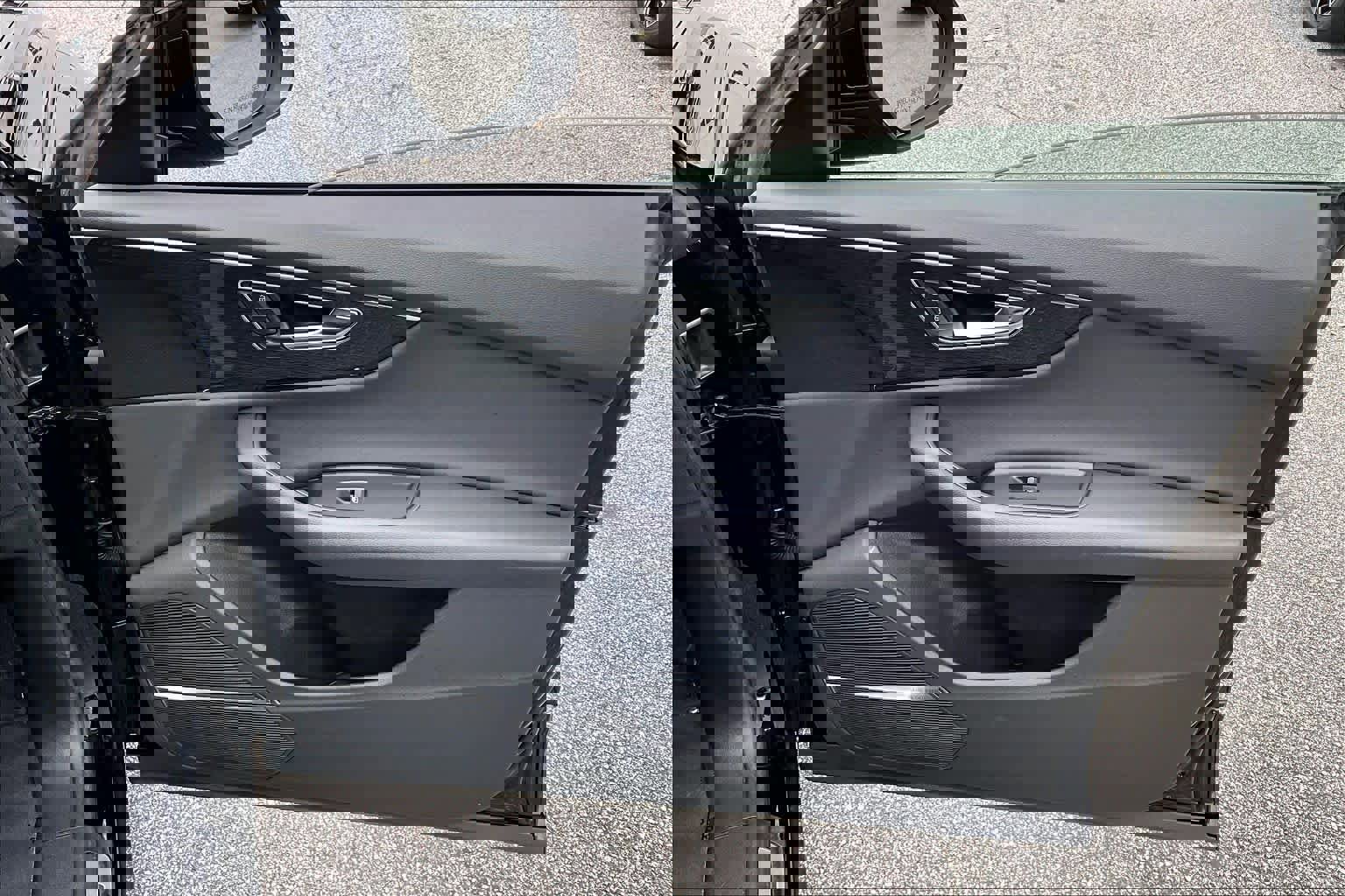 Used 2020 Audi Q8 Premium Plus image 21