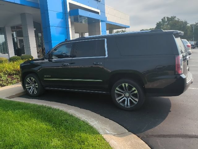Used 2018 GMC Yukon XL Denali w/ Denali Ultimate Package AWD/4WD image 10