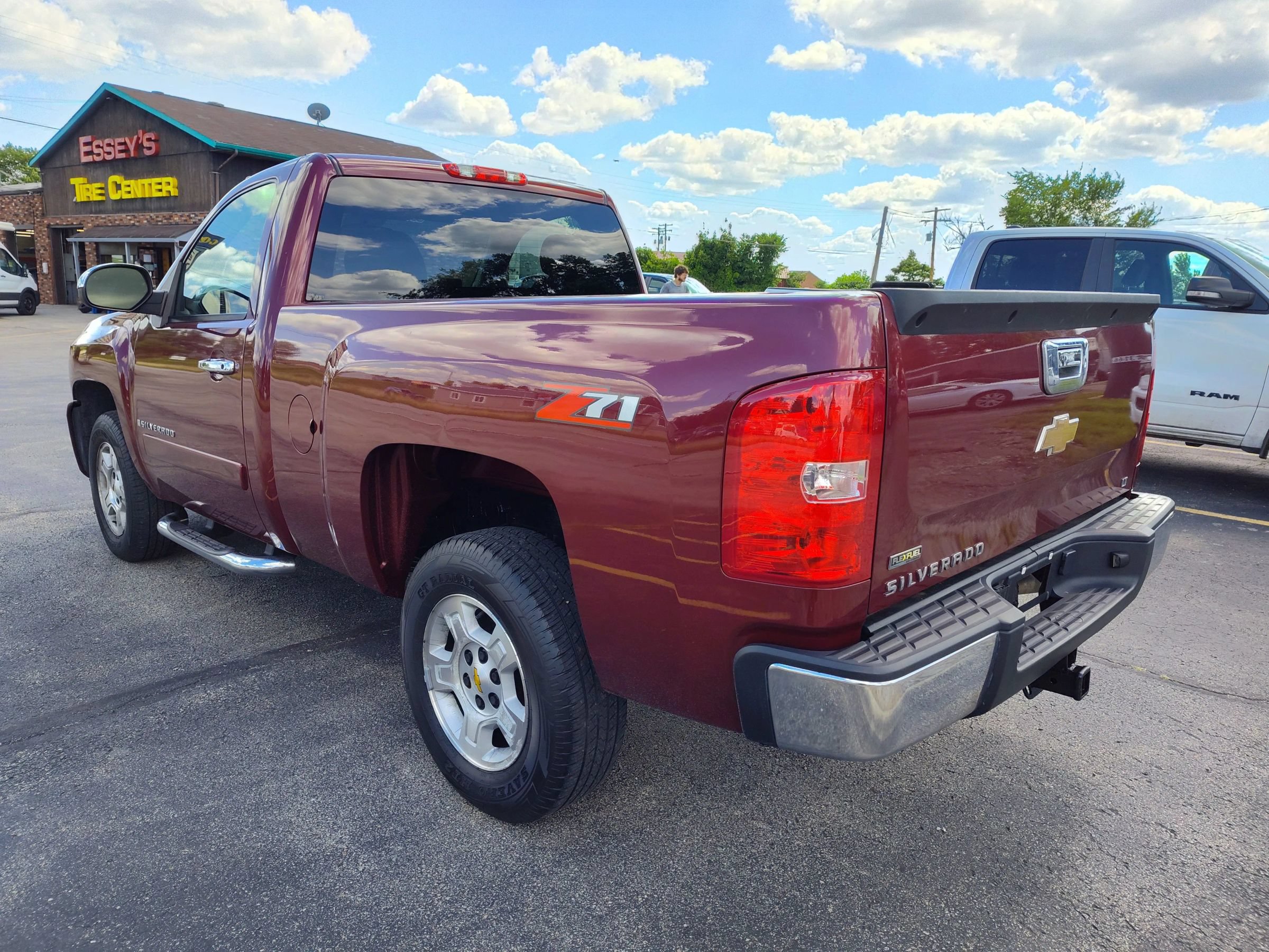 Used 2008 Chevrolet Silverado 1500 LT w/ 1LT Convenience Package RWD image 5
