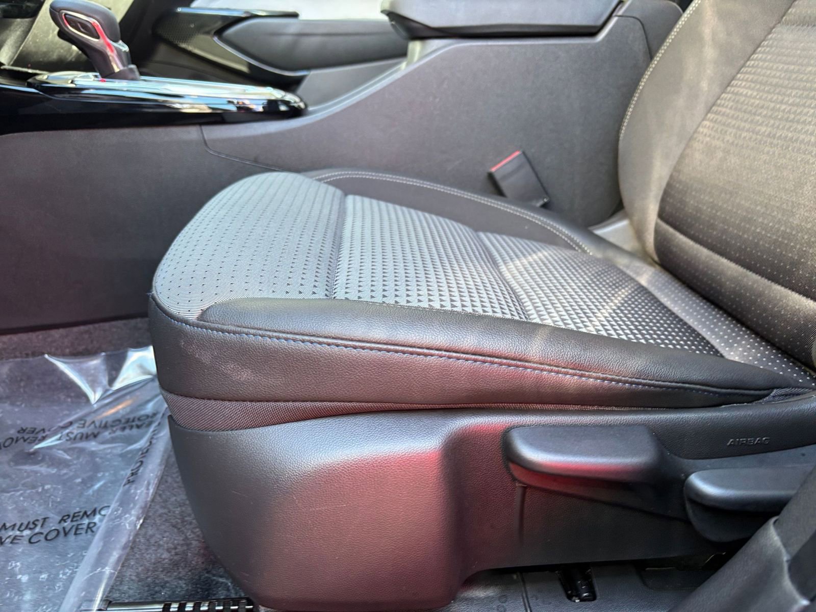 Used 2025 Chevrolet Trax LT w/ LT Convenience Package image 28