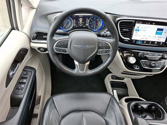 Certified 2021 Chrysler Pacifica Touring-L image 21